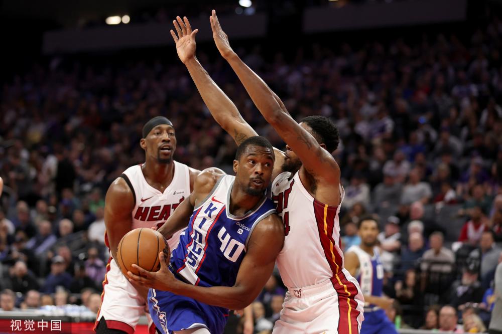 球進入一個 球進入一個